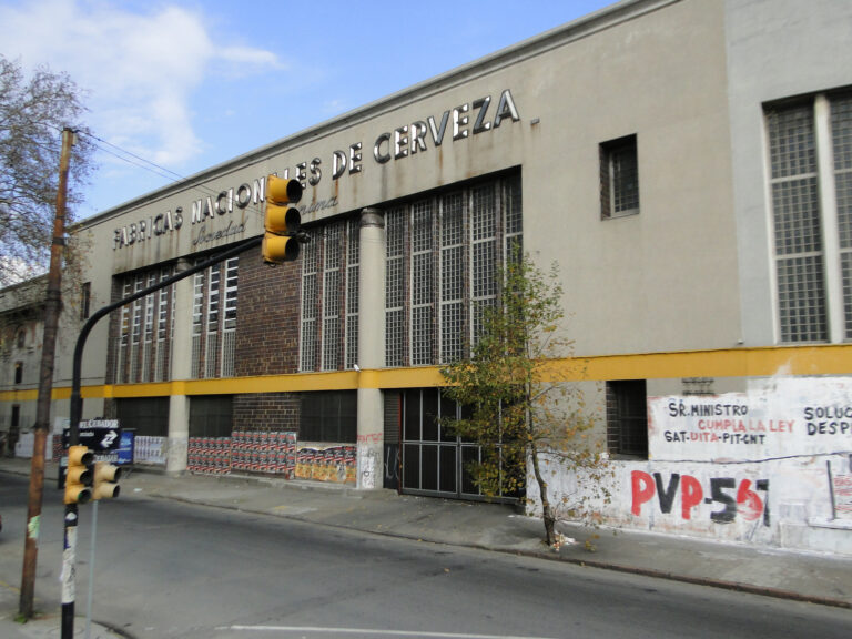 Uruguay: huelga en la Fábrica Nacional de Cervezas (FNC) tras el cierre de la planta en Minas