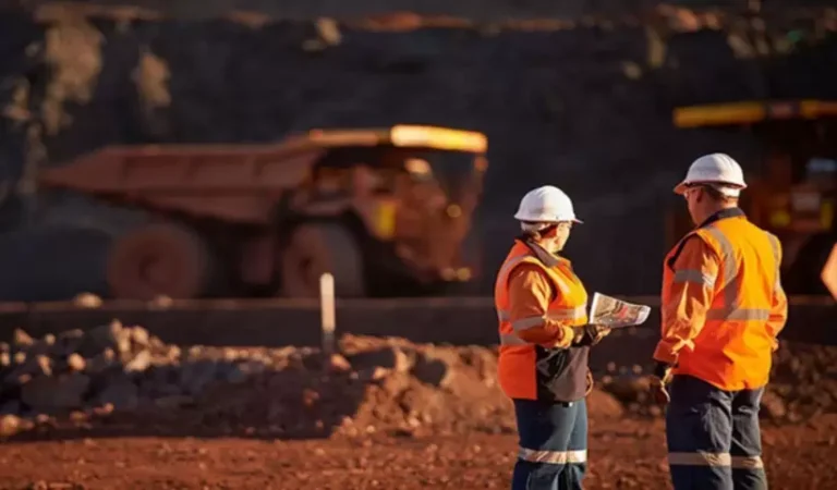 Chile: trabajadores de mina Escondida rechazan oferta de BHP y se preparan para una huelga