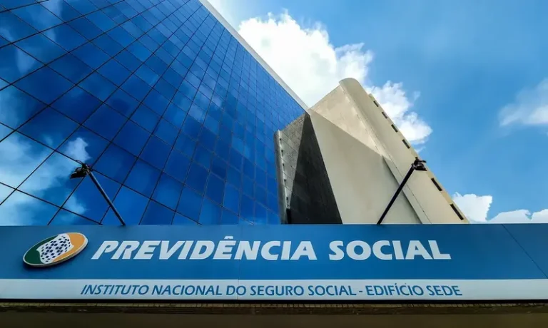 Ante la falta de un acuerdo con el gobierno federal, continúa la huelga nacional del INSS en Brasil