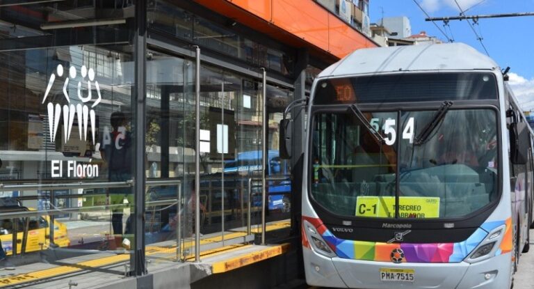 Con apoyo de los sindicatos, Comité de Empresa del Trolebús exige mejoras en el servicio de transporte en Quito