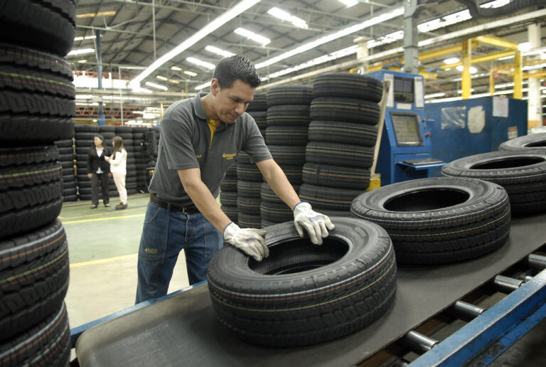Ecuador: denuncian persecución antisindical en la fabricadora de llantas Continental Tire Andina