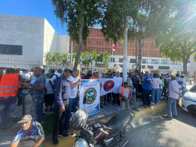 Proyecto de ley del gobierno dominicano genera tensiones por posibles recortes laborales