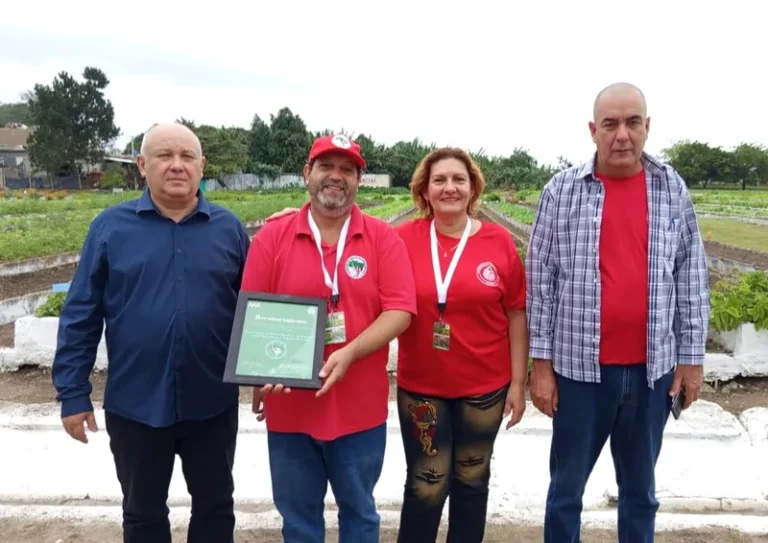 Cuba reconoce al MST Brasil por su apoyo a la agricultura urbana en un momento crisis