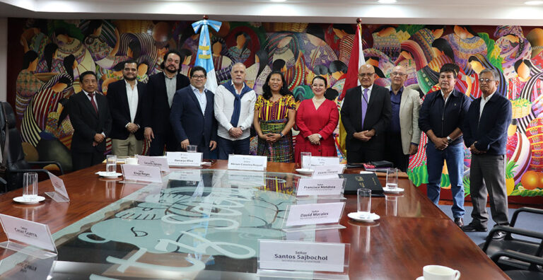 Avanza negociación del contrato colectivo en el sector bananero de Guatemala