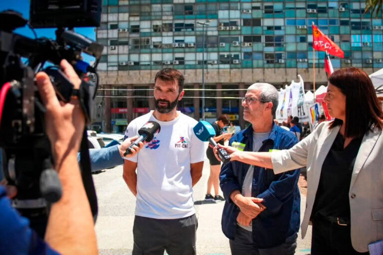 Uruguay: concentración sindical en apoyo a trabajadores despedidos de la industria láctea