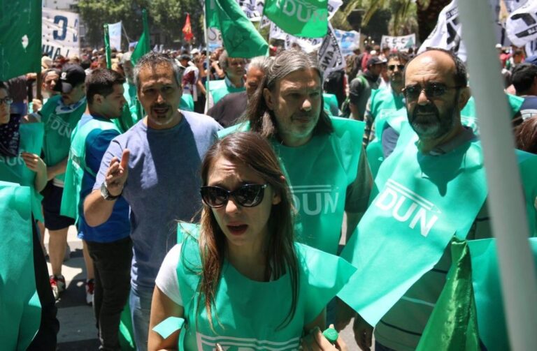 Argentina: docentes universitarios anuncian paro por caída salarial y falta de financiamiento