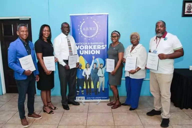 Antigua y Barbuda: nuevo convenio colectivo incorpora medidas sobre maternidad, menstruación y menopausia